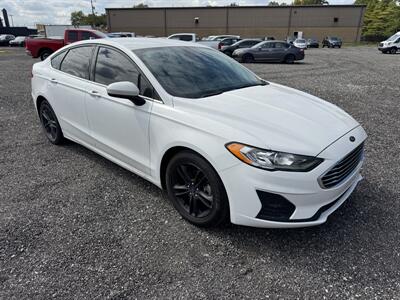 2020 Ford Fusion SE   - Photo 1 - Indianapolis, IN 46226
