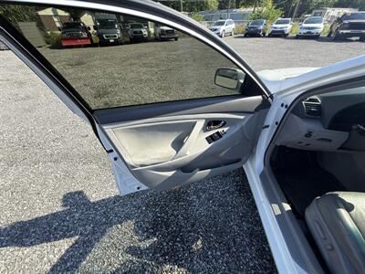 2007 Toyota Camry Hybrid   - Photo 15 - Indianapolis, IN 46226