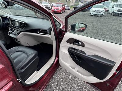 2017 Chrysler Pacifica LX   - Photo 15 - Indianapolis, IN 46226