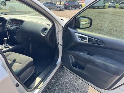 2015 Nissan Pathfinder S   - Photo 15 - Indianapolis, IN 46226