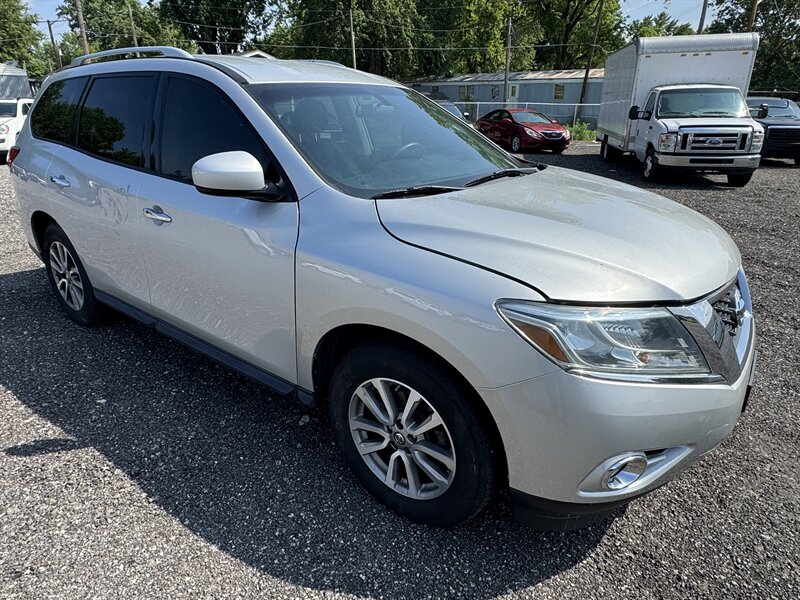 2015 Nissan Pathfinder S - Photo 1 - Indianapolis, IN 46226