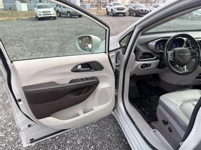 2019 Chrysler Pacifica Touring L Plus   - Photo 15 - Indianapolis, IN 46226