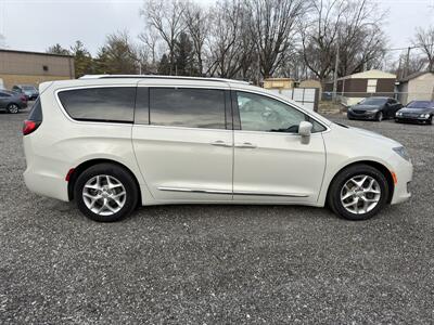 2019 Chrysler Pacifica Touring L Plus   - Photo 8 - Indianapolis, IN 46226