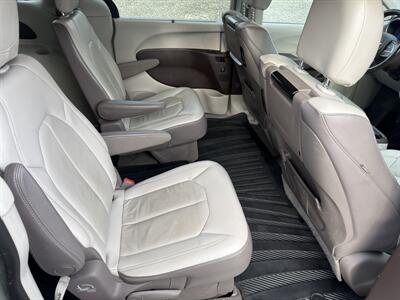 2019 Chrysler Pacifica Touring L Plus   - Photo 11 - Indianapolis, IN 46226