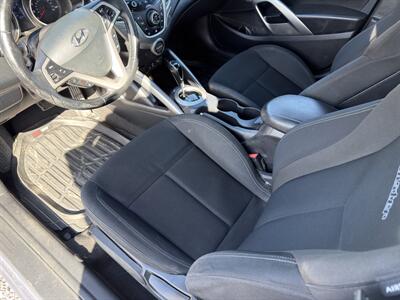2017 Hyundai VELOSTER   - Photo 15 - Indianapolis, IN 46226