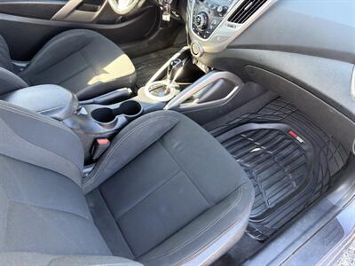 2017 Hyundai VELOSTER   - Photo 10 - Indianapolis, IN 46226