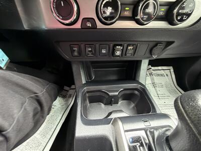 2018 Toyota Tacoma SR V6   - Photo 20 - Indianapolis, IN 46226