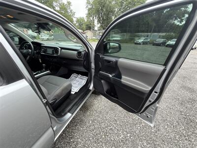 2018 Toyota Tacoma SR V6   - Photo 9 - Indianapolis, IN 46226