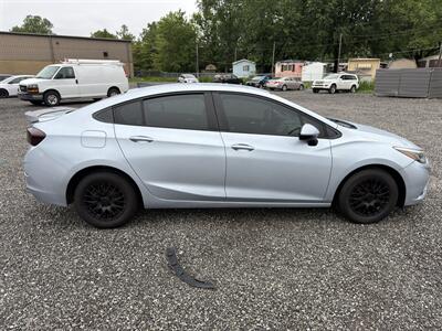 2017 Chevrolet Cruze LS Auto   - Photo 8 - Indianapolis, IN 46226