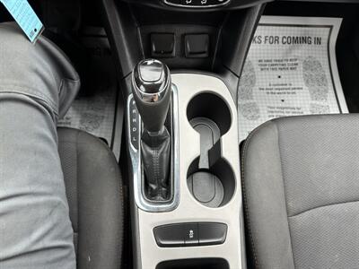 2017 Chevrolet Cruze LS Auto   - Photo 19 - Indianapolis, IN 46226