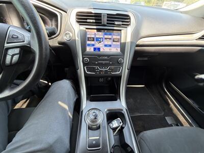 2019 Ford Fusion SE   - Photo 18 - Indianapolis, IN 46226
