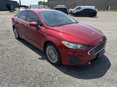 2019 Ford Fusion SE   - Photo 1 - Indianapolis, IN 46226