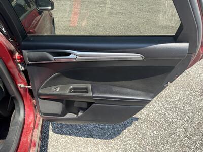 2019 Ford Fusion SE   - Photo 11 - Indianapolis, IN 46226