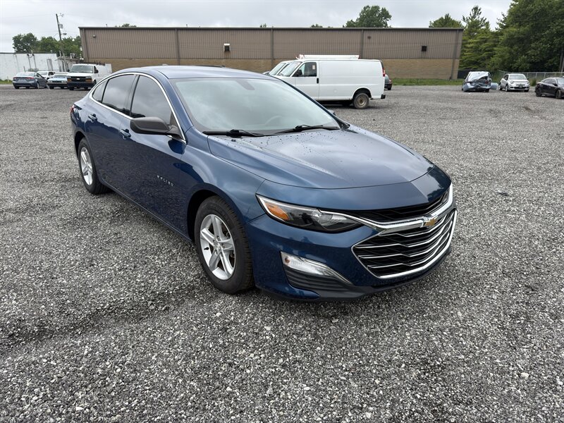 2019 Chevrolet Malibu LS   - Photo 1 - Indianapolis, IN 46226