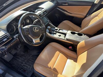 2018 Lexus IS 300   - Photo 16 - Indianapolis, IN 46226