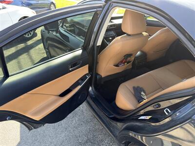2018 Lexus IS 300   - Photo 13 - Indianapolis, IN 46226
