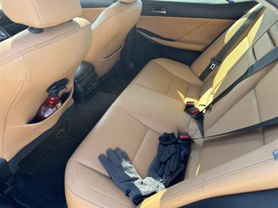 2018 Lexus IS 300   - Photo 14 - Indianapolis, IN 46226