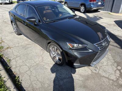 2018 Lexus IS 300   - Photo 1 - Indianapolis, IN 46226