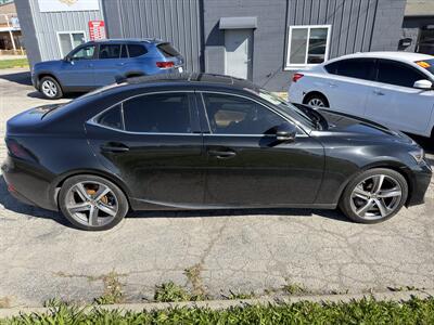 2018 Lexus IS 300   - Photo 8 - Indianapolis, IN 46226