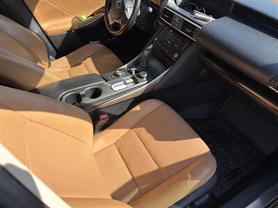 2018 Lexus IS 300   - Photo 10 - Indianapolis, IN 46226