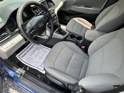 2020 Hyundai Elantra SEL   - Photo 10 - Indianapolis, IN 46226