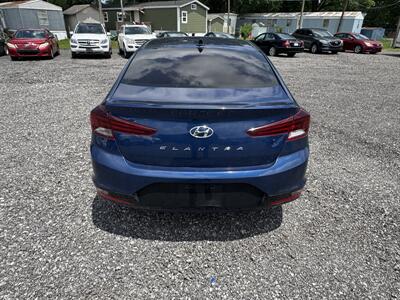 2020 Hyundai Elantra SEL   - Photo 6 - Indianapolis, IN 46226