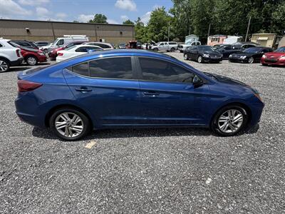 2020 Hyundai Elantra SEL   - Photo 8 - Indianapolis, IN 46226