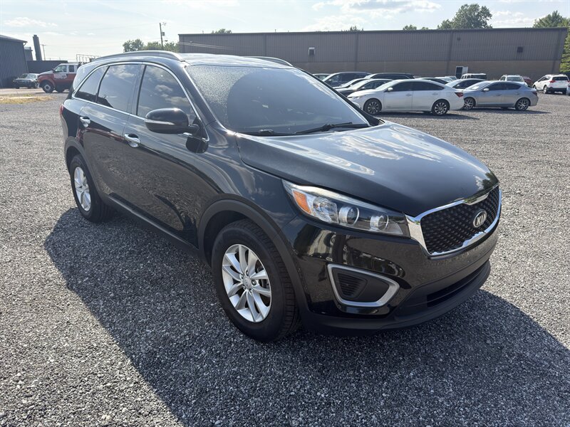 2016 Kia Sorento L   - Photo 1 - Indianapolis, IN 46226