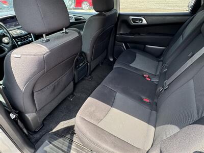 2017 Nissan Pathfinder S   - Photo 12 - Indianapolis, IN 46226
