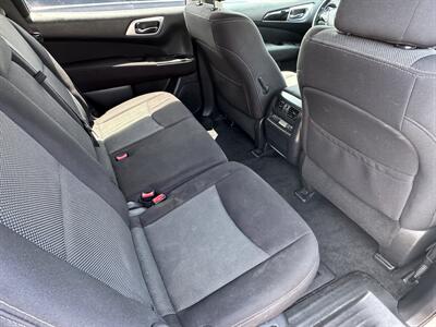 2017 Nissan Pathfinder S   - Photo 15 - Indianapolis, IN 46226