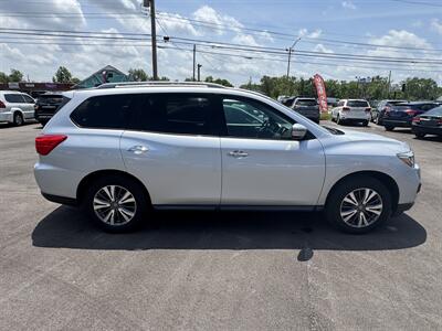 2017 Nissan Pathfinder S   - Photo 7 - Indianapolis, IN 46226