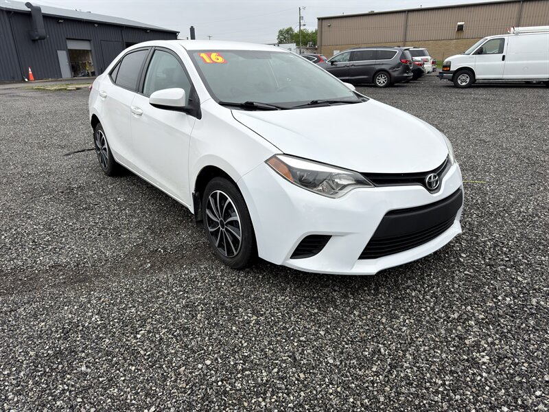 2016 Toyota Corolla LE   - Photo 1 - Indianapolis, IN 46226