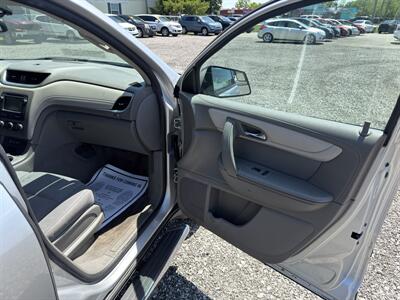 2014 Chevrolet Traverse LS   - Photo 9 - Indianapolis, IN 46226