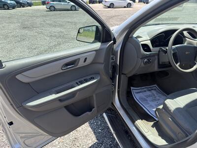 2014 Chevrolet Traverse LS   - Photo 14 - Indianapolis, IN 46226