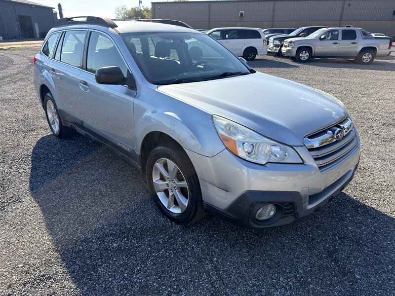 2014 Subaru Outback 2.5i   - Photo 1 - Indianapolis, IN 46226