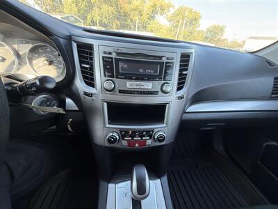 2014 Subaru Outback 2.5i   - Photo 18 - Indianapolis, IN 46226