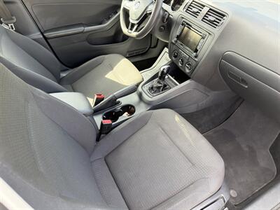 2015 Volkswagen Jetta S   - Photo 10 - Indianapolis, IN 46226