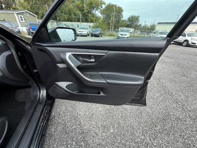 2016 Nissan Altima 2.5 - Photo 8 - Indianapolis, IN 46226