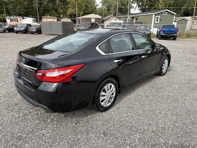 2016 Nissan Altima 2.5 - Photo 7 - Indianapolis, IN 46226