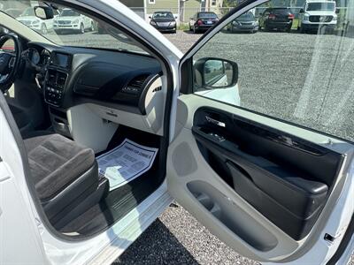 2017 Dodge Grand Caravan SE   - Photo 9 - Indianapolis, IN 46226