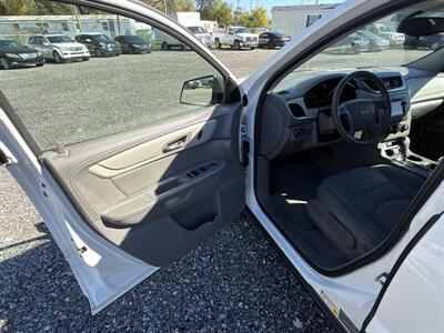 2015 Chevrolet Traverse LS   - Photo 16 - Indianapolis, IN 46226