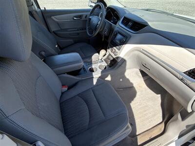 2015 Chevrolet Traverse LS   - Photo 10 - Indianapolis, IN 46226