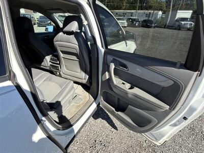 2015 Chevrolet Traverse LS   - Photo 11 - Indianapolis, IN 46226