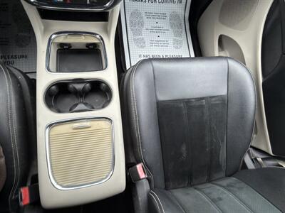 2016 Dodge Grand Caravan SXT   - Photo 18 - Indianapolis, IN 46226