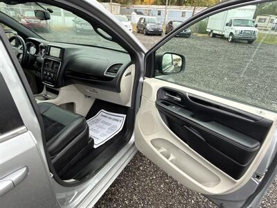 2016 Dodge Grand Caravan SXT   - Photo 9 - Indianapolis, IN 46226