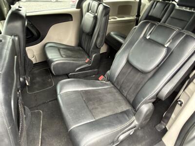 2016 Dodge Grand Caravan SXT   - Photo 13 - Indianapolis, IN 46226
