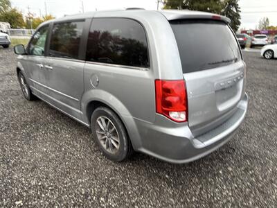 2016 Dodge Grand Caravan SXT   - Photo 5 - Indianapolis, IN 46226