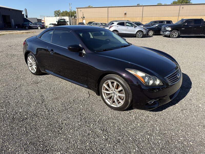 2011 INFINITI G37 Convertible   - Photo 1 - Indianapolis, IN 46226