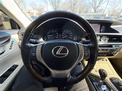 2015 Lexus ES 350   - Photo 17 - Indianapolis, IN 46226