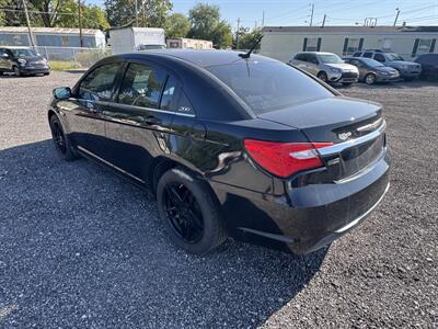 2014 Chrysler 200 LX   - Photo 5 - Indianapolis, IN 46226
